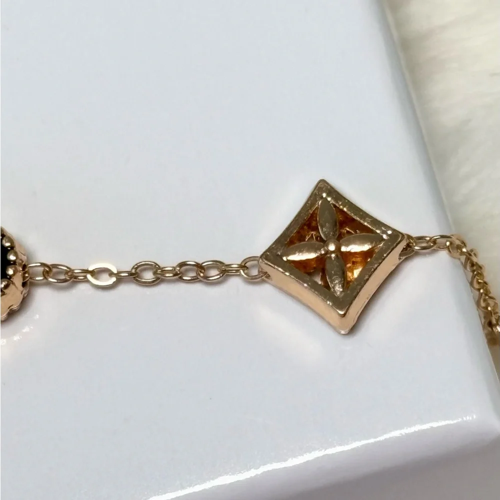 Gold Plated Black Clover Bracelet With Cluster Stones - Picture 7 of 8